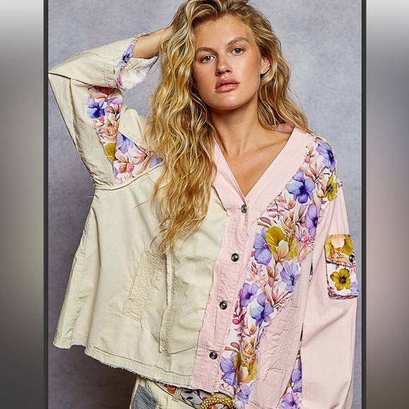 POL Tops - POL Floral Patchwork Button-Front Top in Cream and Pink & Purple New Never Worn